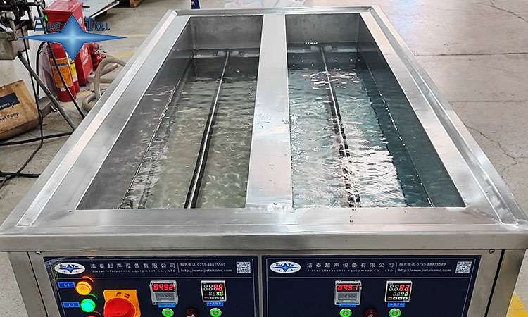 超声波清洗机的水泵选择：类型、特性与应用指南