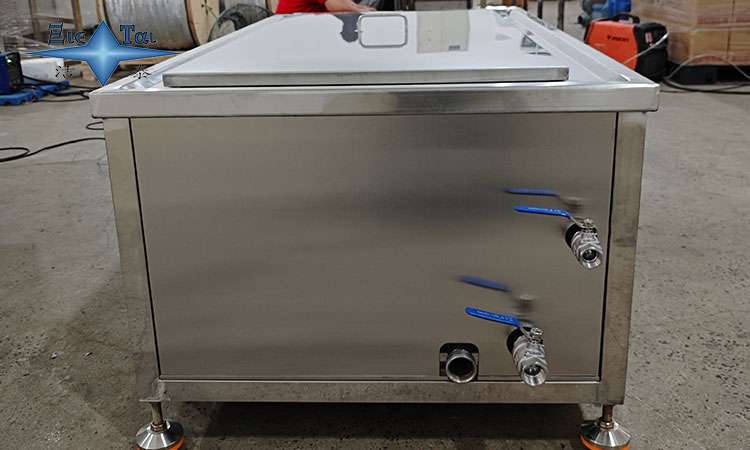 汽车超声波清洗机药剂解析：成分、作用与应用场景